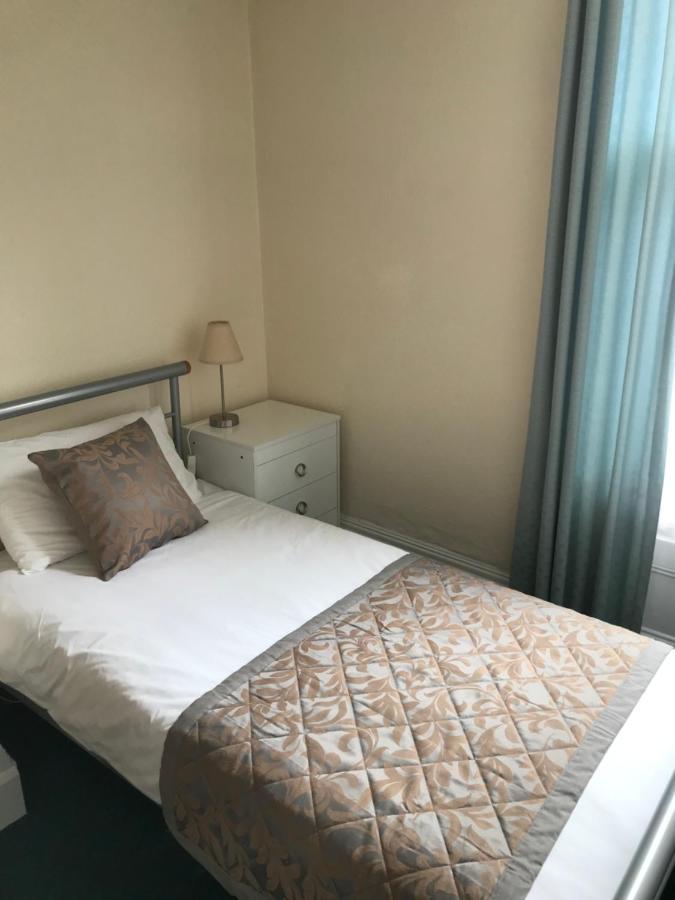 Brialene Holiday Flats Скарбъро Екстериор снимка